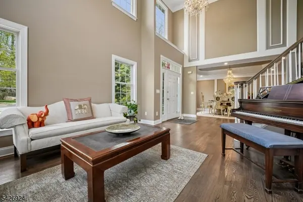 40 Jade Ln, Denville Twp., NJ 07834