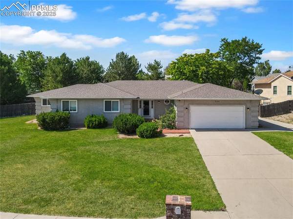 204 Bridle TRL, Pueblo, CO 81005