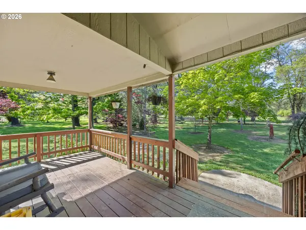 1342 ORCHARD LN, Roseburg, OR 97471