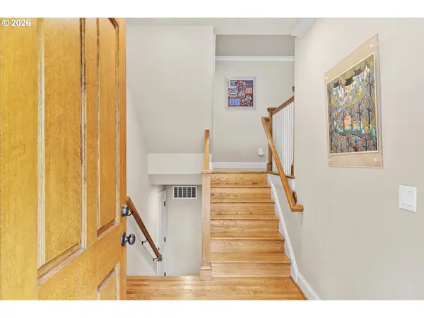 17370 CANYON DR, Lake Oswego, OR 97034