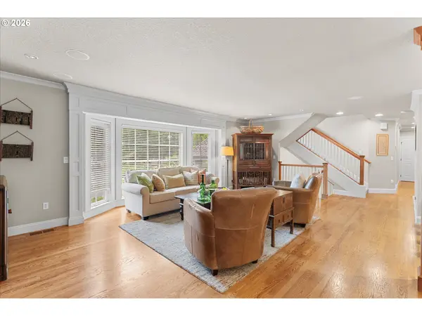 17370 CANYON DR, Lake Oswego, OR 97034