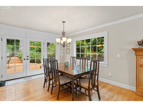 17370 CANYON DR, Lake Oswego, OR 97034