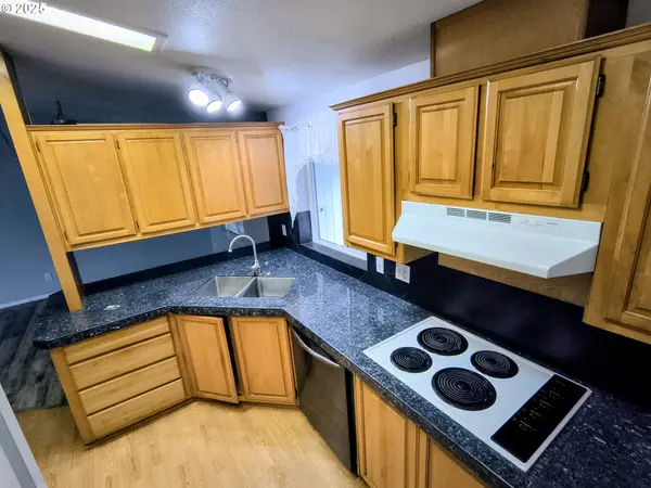 180 TWIN OAKS LOOP, Winston, OR 97496