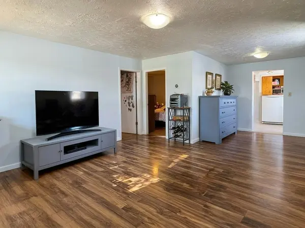 1813 4 AVE N, Lethbridge, AB T1H 0L6