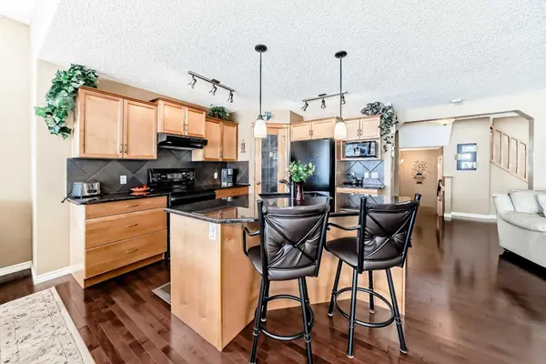 41 Kincora DR NW, Calgary, AB T3R 1L2