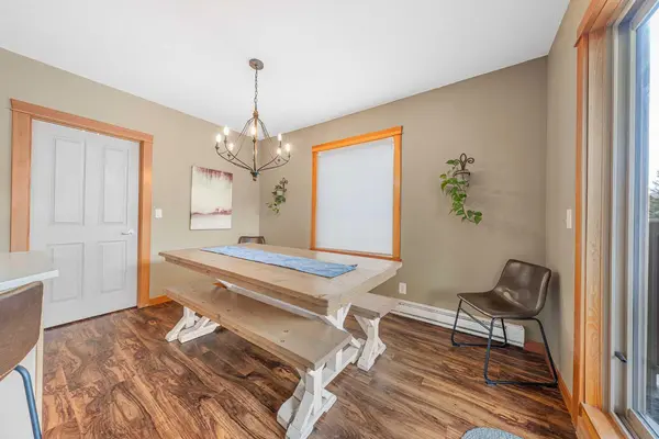 1120 Railway AVE #206C, Canmore, AB T1W 1P4