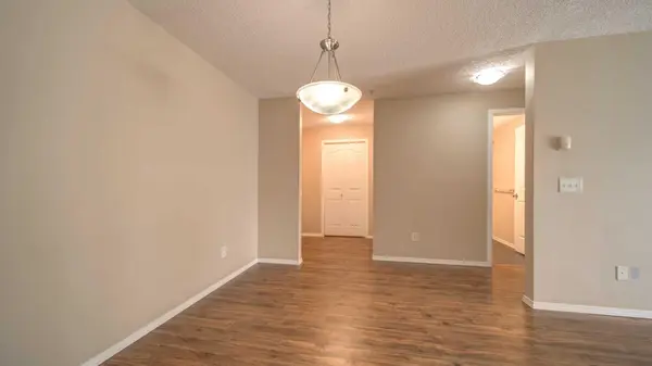 5500 Somervale CT SW #208, Calgary, AB T2Y 4L9