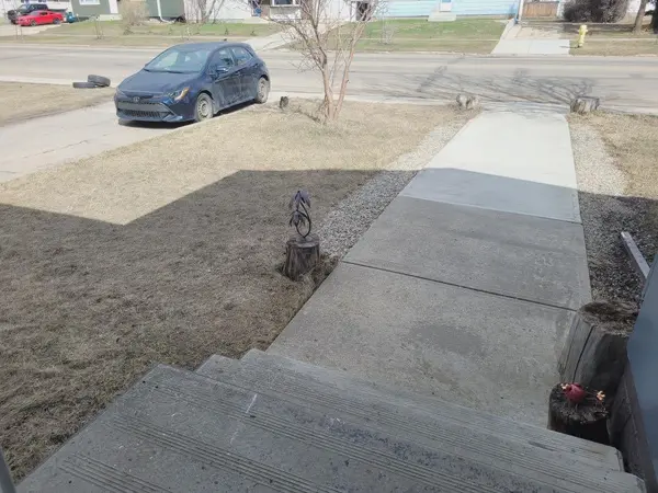 9229 108 AVE, Grande Prairie, AB T8V3X1