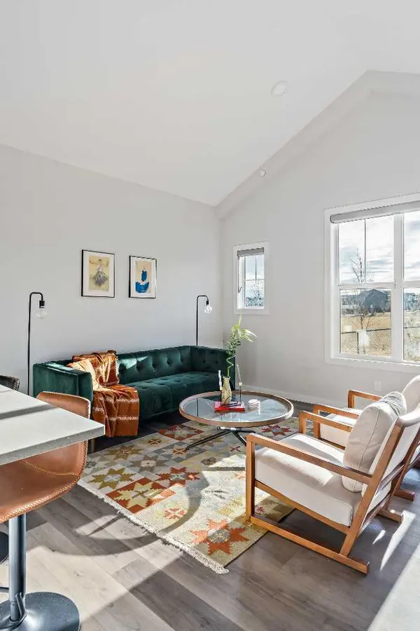 71 Lucas ST NW #9, Calgary, AB T3P 1S3