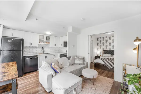 50 Western Battery RD #914, Toronto C01, ON M6K 3P1