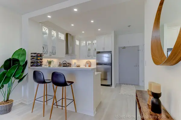 1 Leaside Park DR #604, Toronto C11, ON M4H 1R1