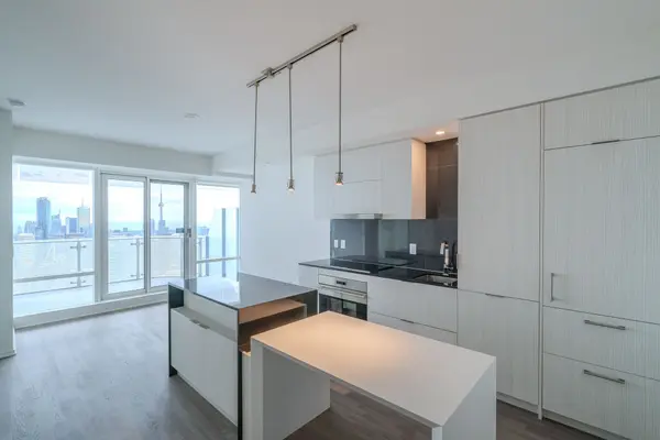 1 Bloor ST E #5905, Toronto C08, ON M4W 0A8