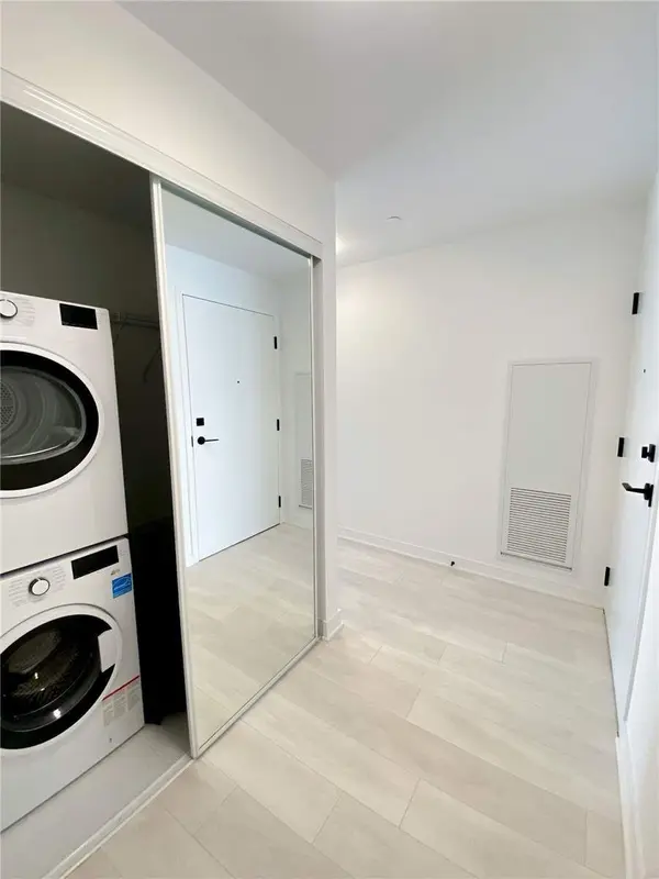 35 Rolling Mills RD #N565, Toronto C08, ON M5A 0V6