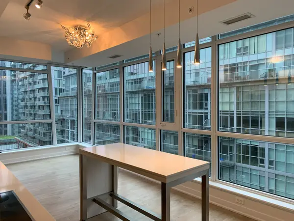 30 Nelson ST #1104, Toronto C01, ON M5V 0H5