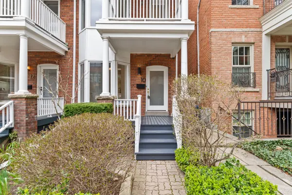 10 Gibson AVE, Toronto C02, ON M5R 1T5