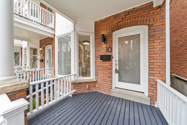 10 Gibson AVE, Toronto C02, ON M5R 1T5