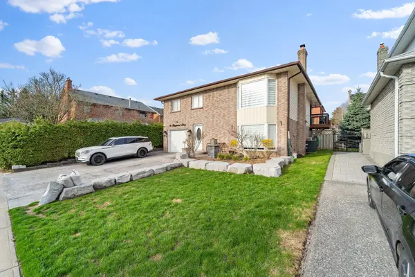 34 Kingswood DR, Clarington, ON L1E 1G2