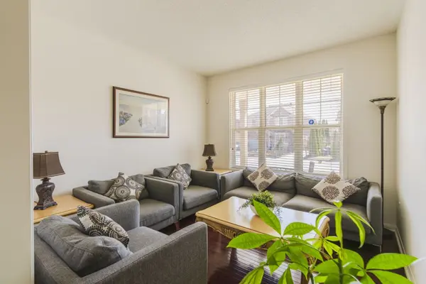 32 Meandering TRL, Toronto E11, ON M1B 6E8