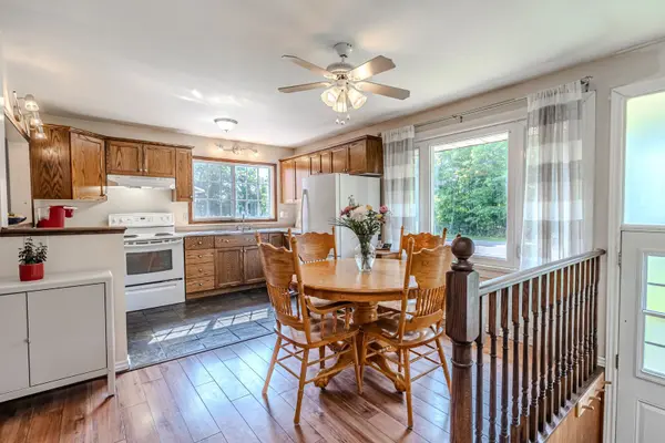 250 Sunnybrae AVE, Innisfil, ON L9S 1J1