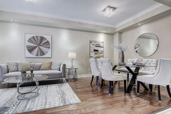 38 Rondeen RD, Vaughan, ON L4K 5S1