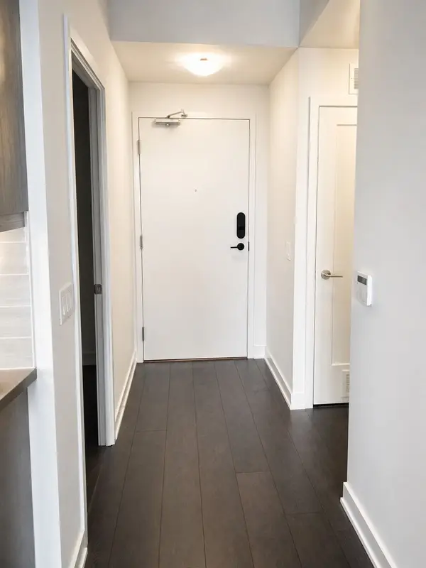 105 Oneida CRES ##2011, Richmond Hill, ON L4B 0H6