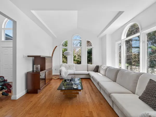 600 Wycliffe AVE, Vaughan, ON L4L 8S8