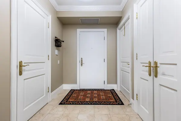 7071 Bayview AVE #204, Markham, ON L3T 7Y8