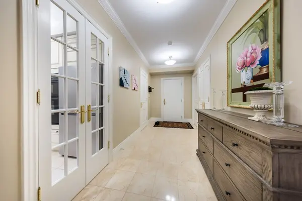 7071 Bayview AVE #204, Markham, ON L3T 7Y8