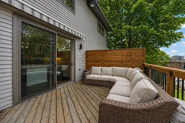 84 Clapperton ST, Barrie, ON L4M 3G2