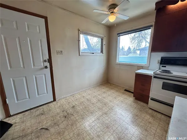 455 Halifax STREET, Regina, SK S4R 1T4