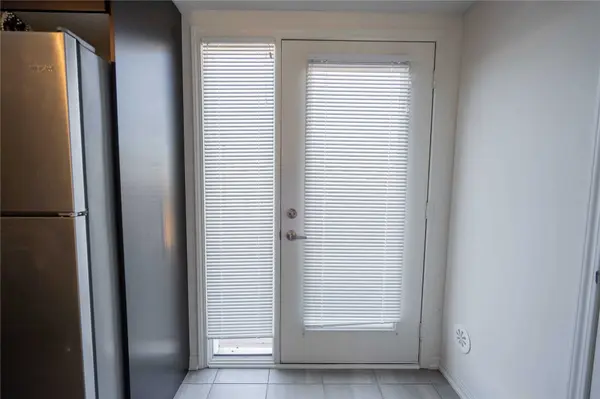 1 Beckenrose CT W #35, Brampton, ON L6Y 6G2