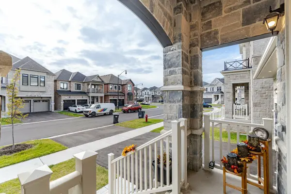 8 Ixworth CIR, Brampton, ON L6Y 6J8