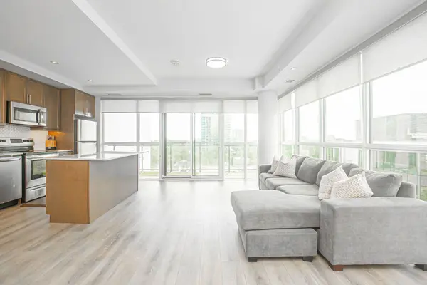 15 Lynch ST #608, Brampton, ON L6W 0C7