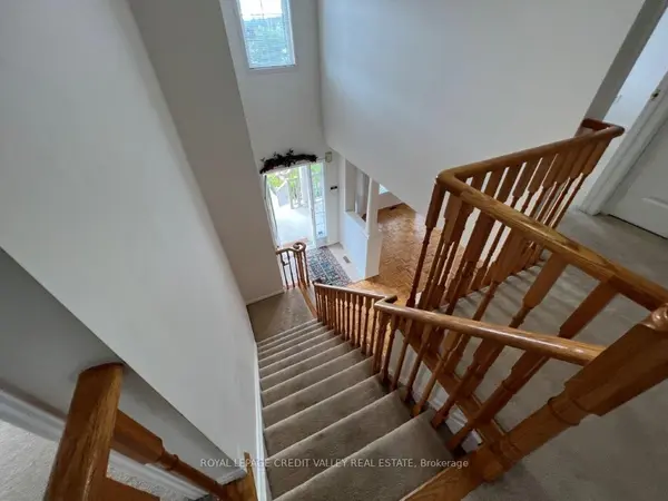 44 Australia DR, Brampton, ON L6R 3E8