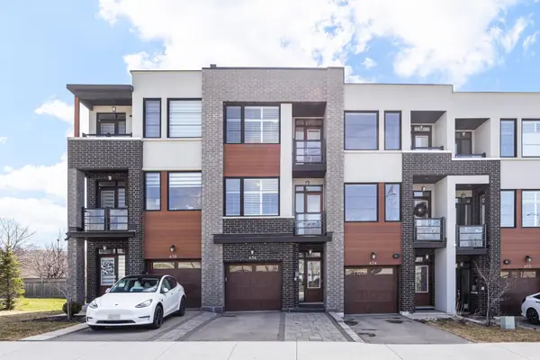 656 Tupelo CT, Mississauga, ON L5G 0C4