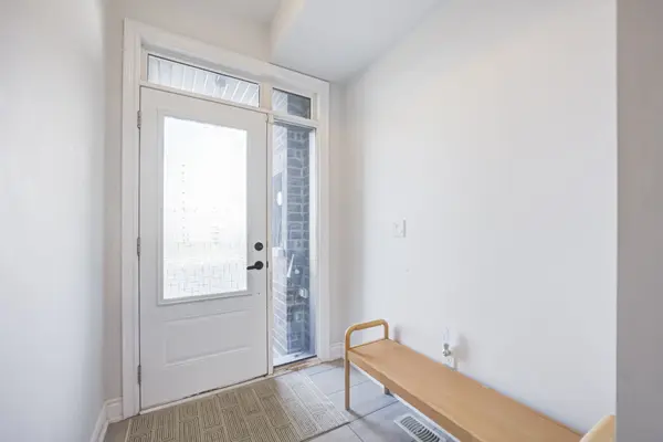 656 Tupelo CT, Mississauga, ON L5G 0C4