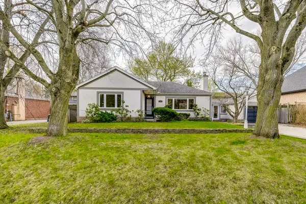 34 Oakley CT, Hamilton, ON L9G 1T5