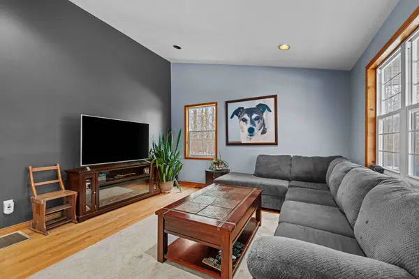 313 Pinegrove RD, Cramahe, ON K0K 1M0