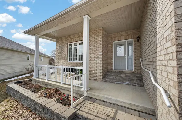 45 Maplehurst CRES, Prince Edward County, ON K0K 3L0