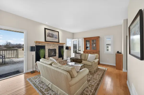 45 Maplehurst CRES, Prince Edward County, ON K0K 3L0