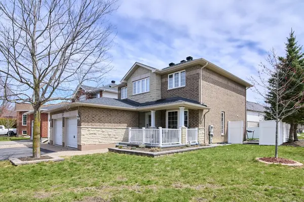 702 Mud Creek CRES, Blossom Park - Airport And Area, ON K1V 1W3