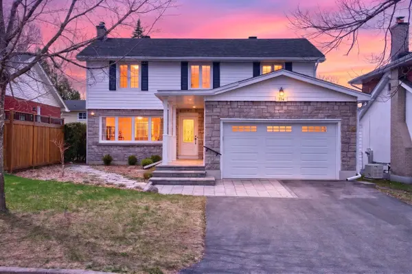 774 Manitou DR, Carlingwood - Westboro And Area, ON K2A 3C7