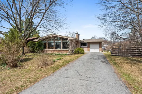 54 Evergreen DR, Bells Corners And South To Fallowfield, ON K2H 6C9