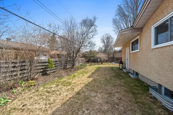 54 Evergreen DR, Bells Corners And South To Fallowfield, ON K2H 6C9