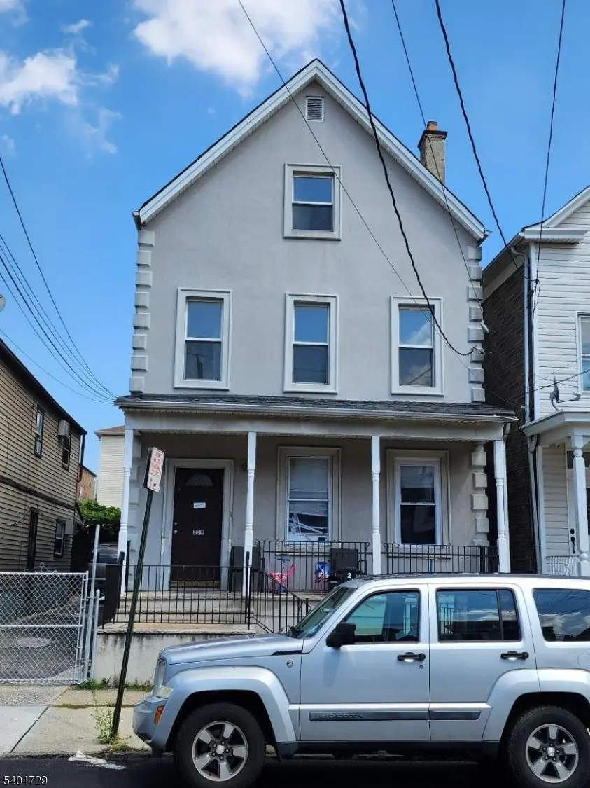 239 Magnolia Ave, Elizabeth City, NJ 07206