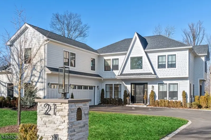 21 Harvey Dr, Millburn Twp., NJ 07078