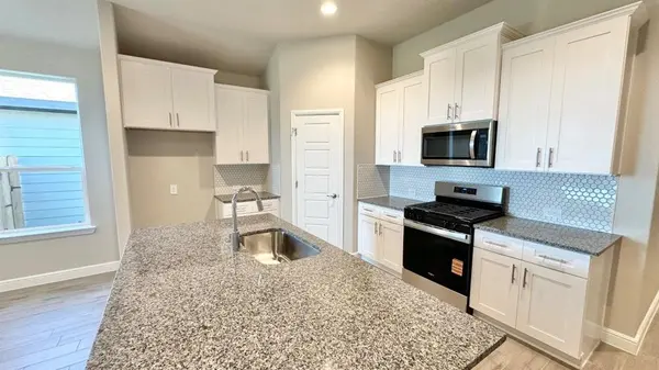 10624 ZIRCON Lane, Fort Worth, TX 76036