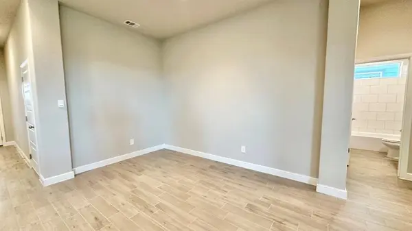 10624 ZIRCON Lane, Fort Worth, TX 76036