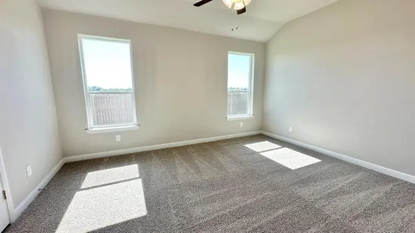 10624 ZIRCON Lane, Fort Worth, TX 76036