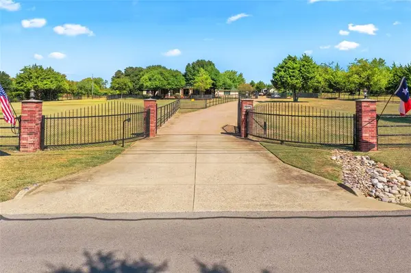 4451 Shiloh Road, Midlothian, TX 76065